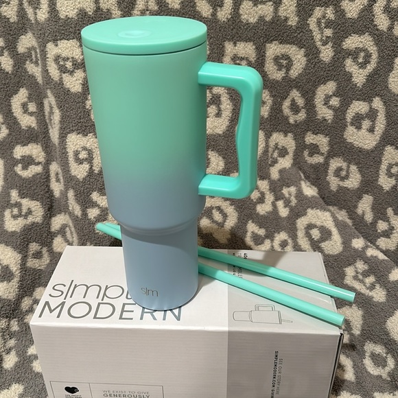 Simply Modern TREK 40oz Tumbler in Cool Mint New 🆕 & Never Used ❣️Beautiful 😍 - Picture 3 of 17